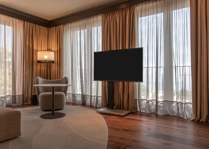 מלון Keight Opatija, Curio Collection By Hilton 5*