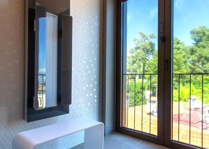Keight Opatija, Curio Collection By Hilton מלון 5*