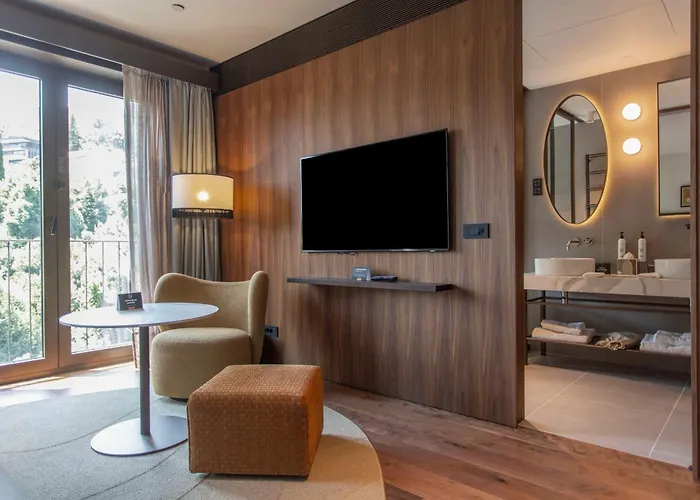 Keight Opatija, Curio Collection By Hilton מלון 5*