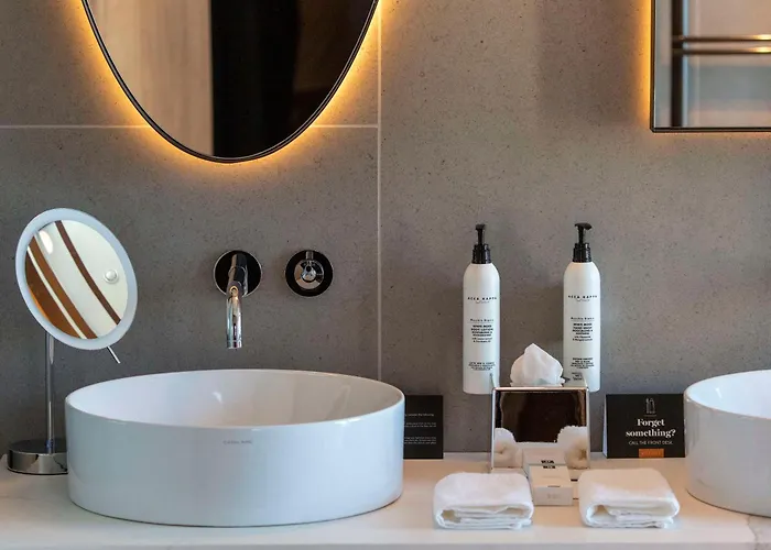 Keight Opatija, Curio Collection By Hilton מלון אופטיה