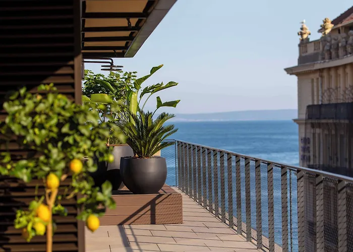Keight Opatija, Curio Collection By Hilton מלון 5*